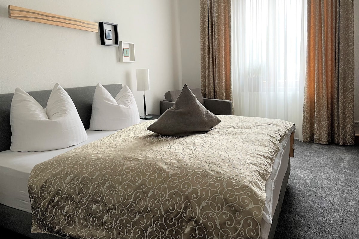Exclusive Double Room, Ensuite, Garden View (Schloss 204) | 1 bedroom