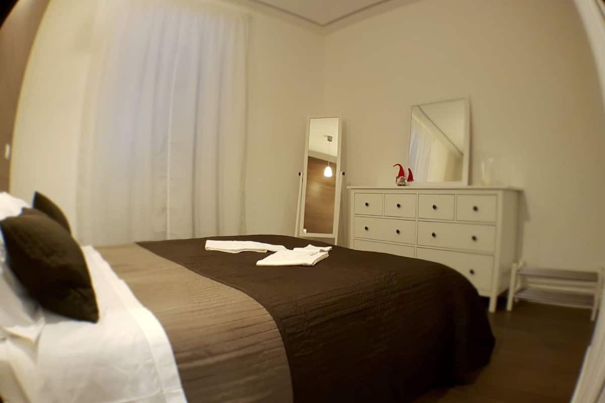 Kamar Double | Brankas, tirai kedap cahaya, setrika/meja setrika, dan Wi-Fi gratis