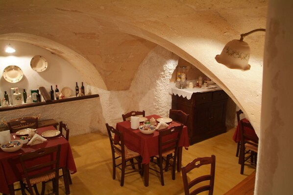 Free daily full breakfast - Archidamo Bed & Breakfast (Manduria)