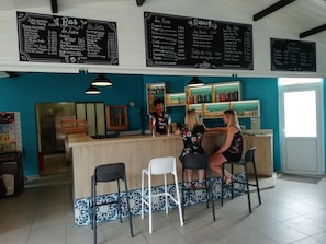 Bar-cafetería