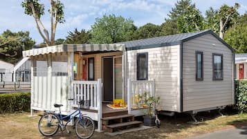 Mobile Home, 2 Bedrooms (24m²) | Individually decorated, individually furnished, blackout drapes, WiFi