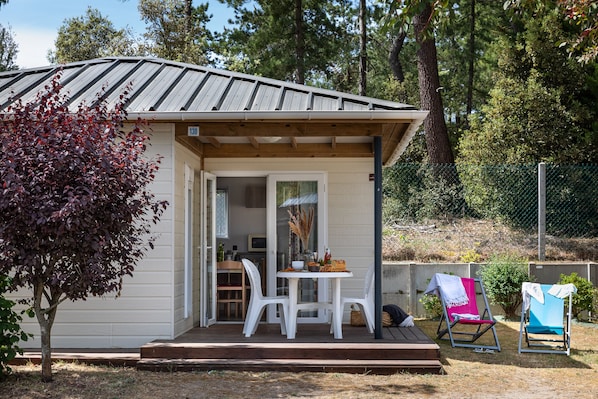 Chalet, 3 Bedrooms | Individually decorated, individually furnished, blackout drapes, WiFi