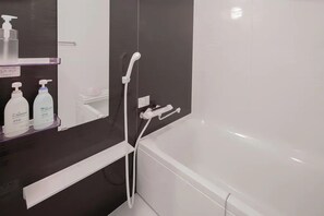 Apartment | Bathroom | Separate tub and shower, free toiletries, hair dryer, towels