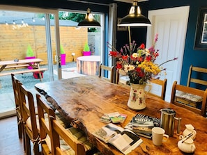 Family dining - Lairds Lodge (Inverness)