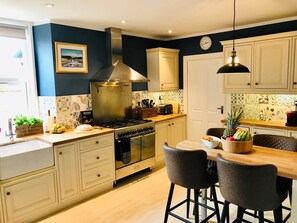 Deluxe Villa | Private kitchen