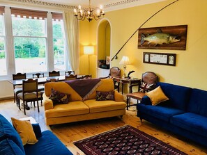 Deluxe Villa | Living area | Flat-screen TV