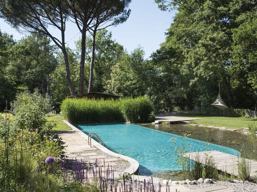 Piscine extérieure (ouverte en saison), chaises longues