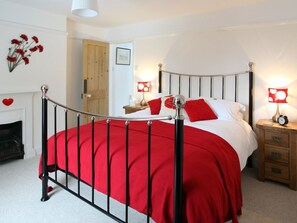 Cottage, Private Bathroom (Willow Farm Cottage) | 3 bedrooms - Dairy Barns Holiday Cottages (Norwich)