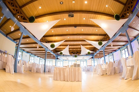 Banquet hall