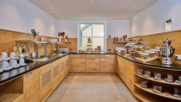 TĂ€gliches inbegriffenes FrĂŒhstĂŒcksbuffet