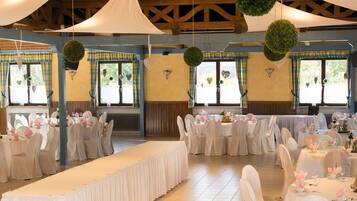 Banquet hall