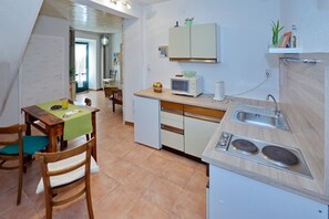 Standard Studio | Private kitchenette