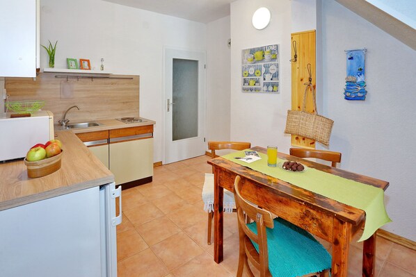 Standard Studio | In-room dining
