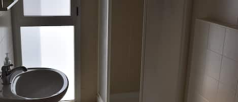 Double Room | Bathroom