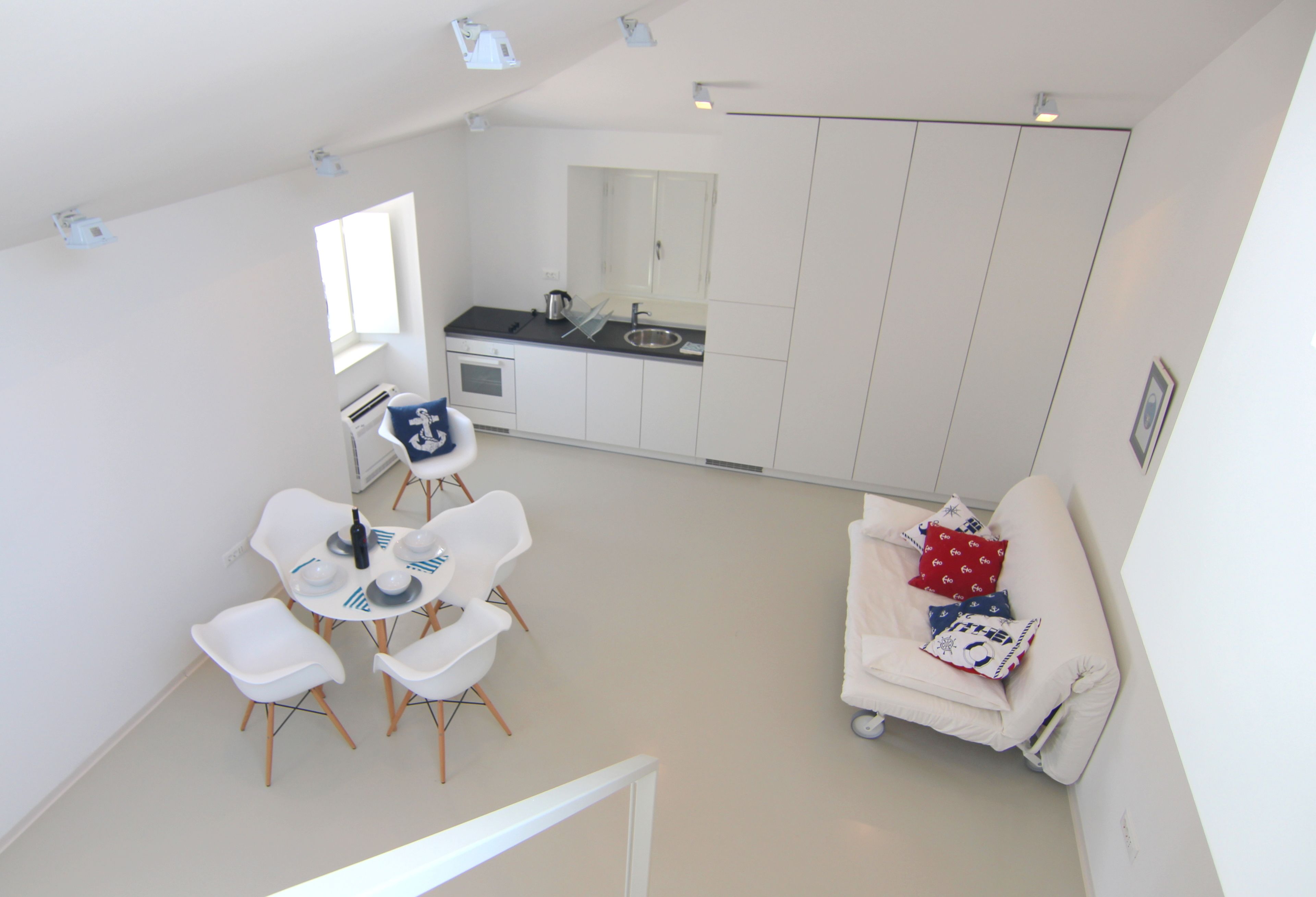 Deluxe Studio (Third Floor) | In-room dining