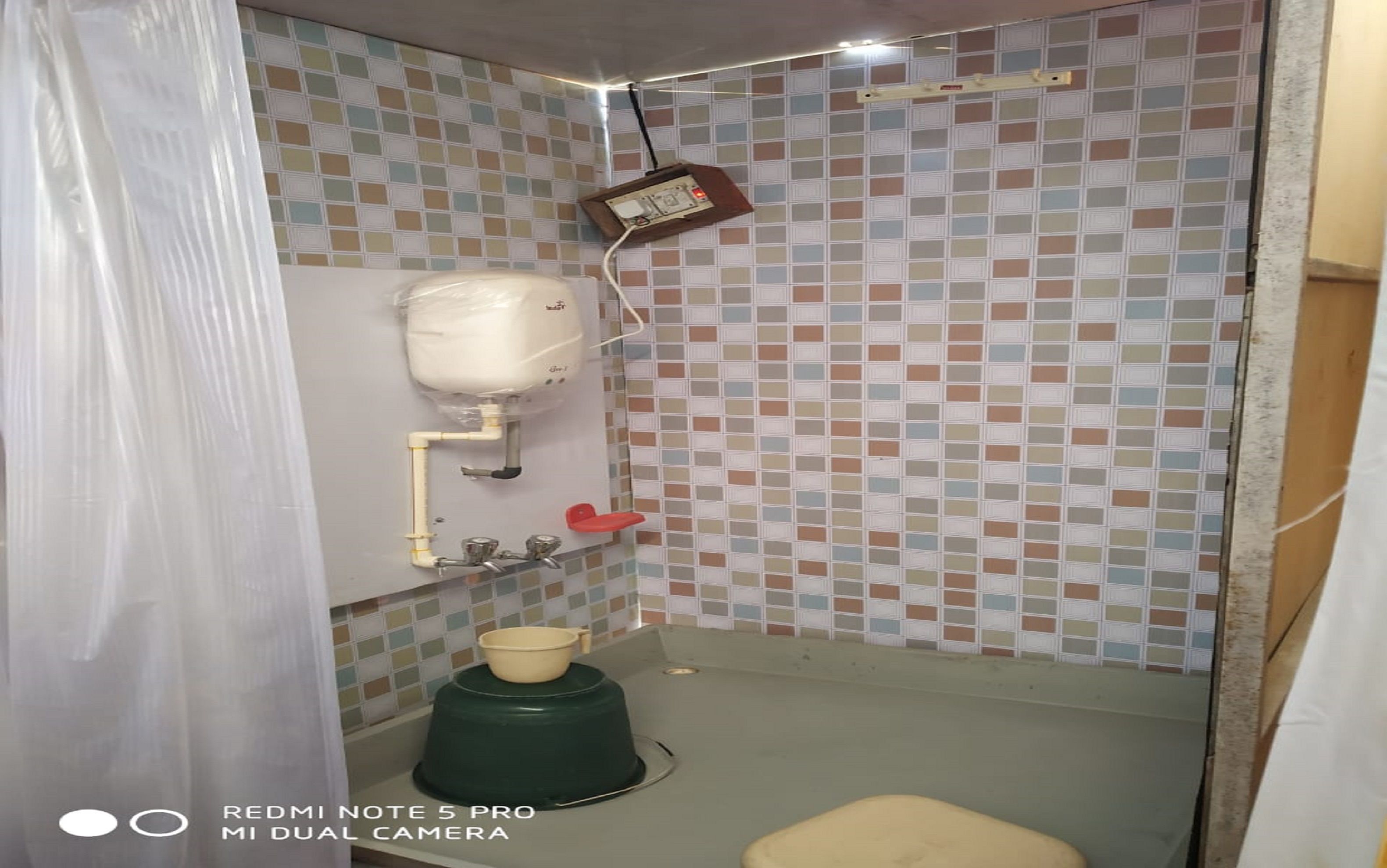 Deluxe Tent | Bathroom