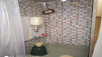 Deluxe Tent | Bathroom