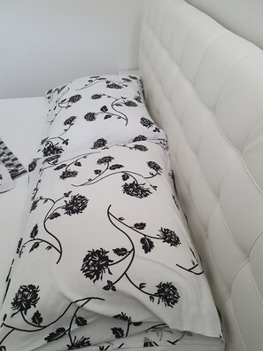 A0. Ground floor 2 bedroom apartment | Soundproofing, free WiFi, bed sheets - Apartments Ljubic (Pag)