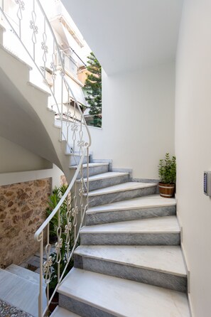 Interior - Dinostratus House (Athens)