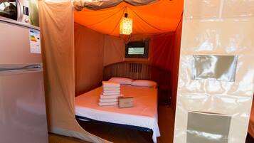 Superior tent, uitzicht op strand (Caribe) | Een strijkplank/strijkijzer, babybedden, gratis wifi, beddengoed