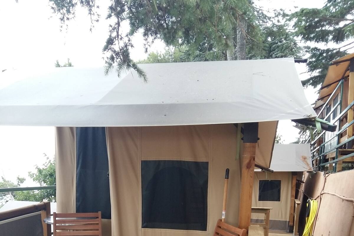 Tienda de campaña básica, vista a la playa (Balear) | Terraza o patio