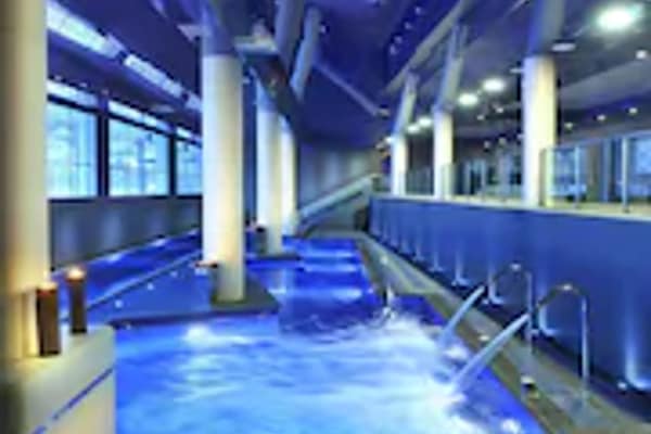 Sauna, hot tub, steam room, hot springs/mineral springs