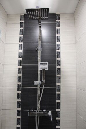 Rom – standard, 1 queensize-seng, ikke-røyk (Chambre Atelier) | Dusj på badet