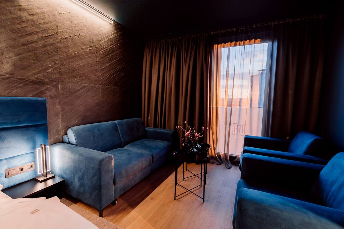 studio | 1 bedroom, in-room safe, desk, soundproofing