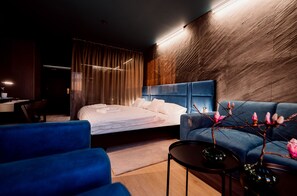 Studio | In-room safe, desk, soundproofing, iron/ironing board