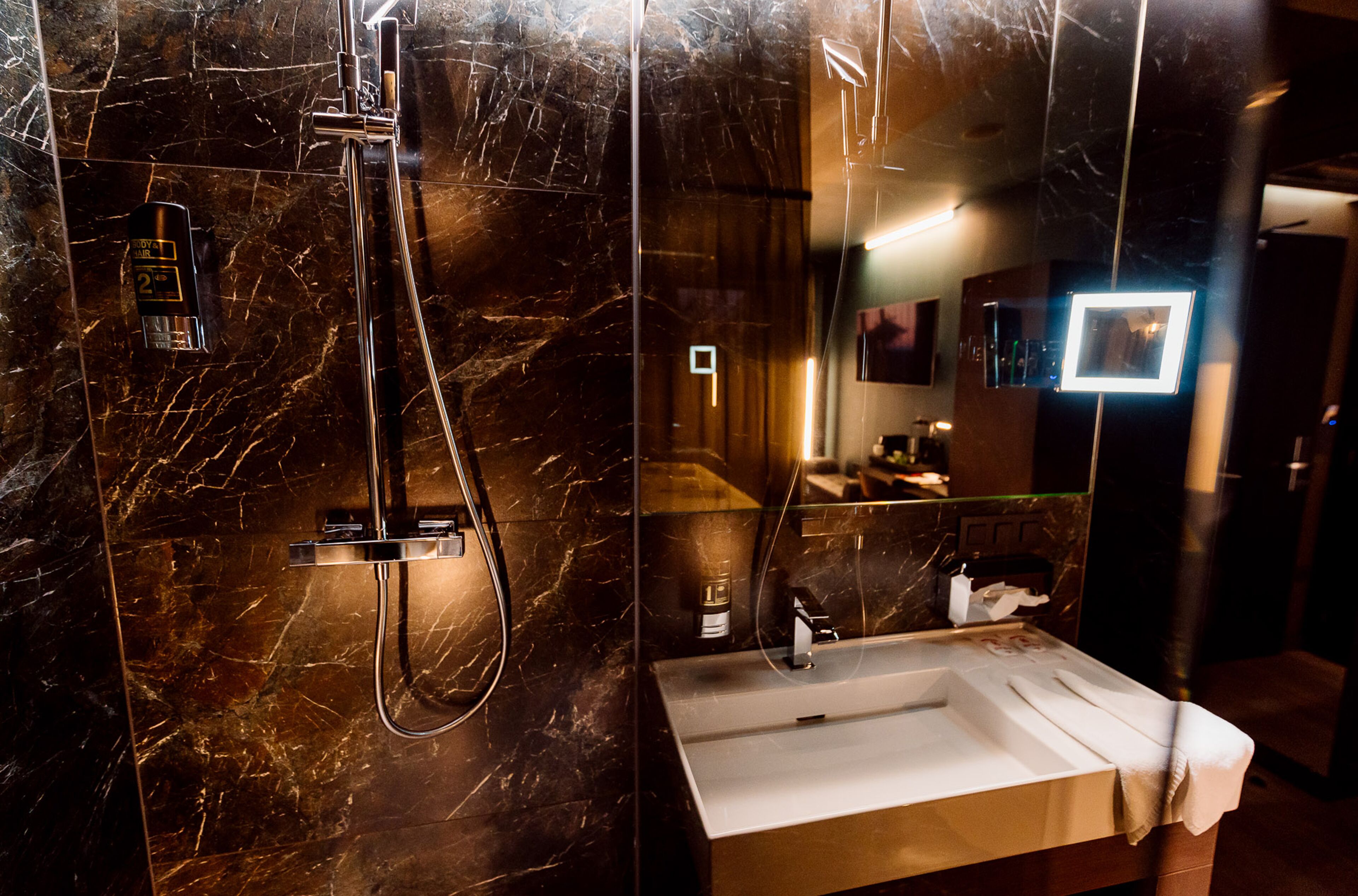 deluxe double room | bathroom | free toiletries, hair dryer, towels, soap