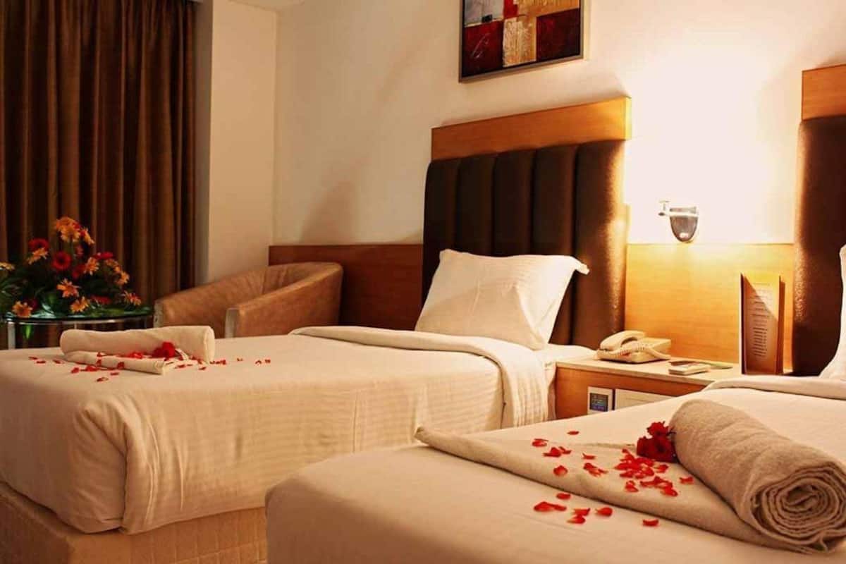 Phòng đôi Royal, 1 giường cỡ king, không hút thuốc, quang cảnh thành phố | Phòng khách