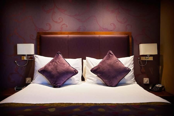 مكتب وتجهيزات عازلة للصوت وواي فاي مجانًا