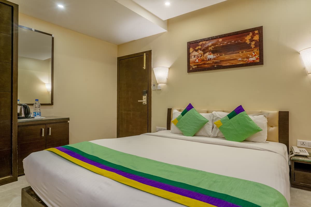 Standard-Doppelzimmer | Zimmersafe, Schreibtisch, Bügeleisen/Bügelbrett, kostenloses WLAN