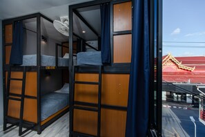 1 Person in 4-Bed Dormitory - Female Only | Vista desde la habitación