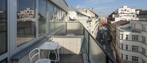 Lägenhet City - flera sängar - tillgänglighetsanpassat - utsikt mot staden | Balkong