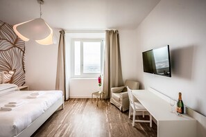 Appartement supĂ©rieur | Coffre-fort, bureau, rideaux dâobscurcissement, systĂšme dâinsonorisation