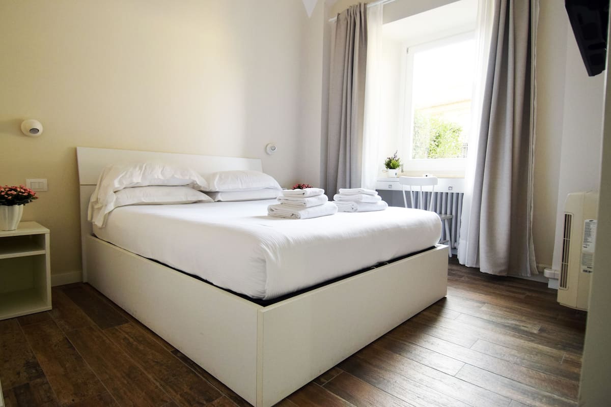 Chambre Double | Coffres-forts dans les chambres, bureau, rideaux occultants