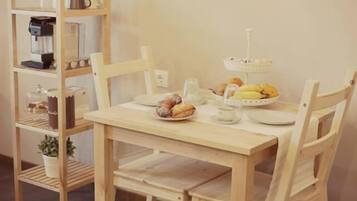 Desayuno de cocina local (EUR 5.0 por persona)