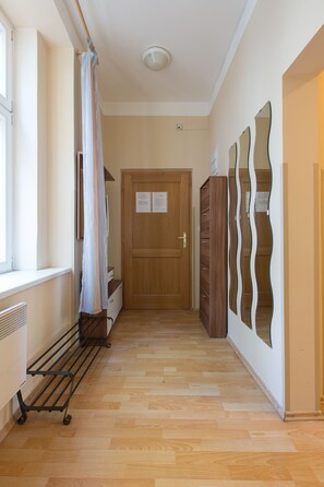 4 bedrooms, premium bedding, blackout curtains, iron/ironing board - Premier Apartment near Museum (Prague)
