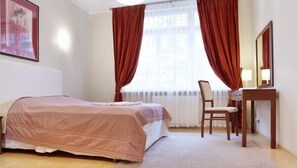 Iron/ironing board, free WiFi, bed sheets