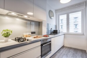 經濟公寓 | 私人小型廚房 | 雪櫃、焗爐、爐具、洗碗機