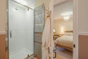 Luxury Double Room, 1 King Bed, Non Smoking | Bathroom