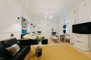 Appartamento (Ul. Zurawia 24) | Area soggiorno | TV