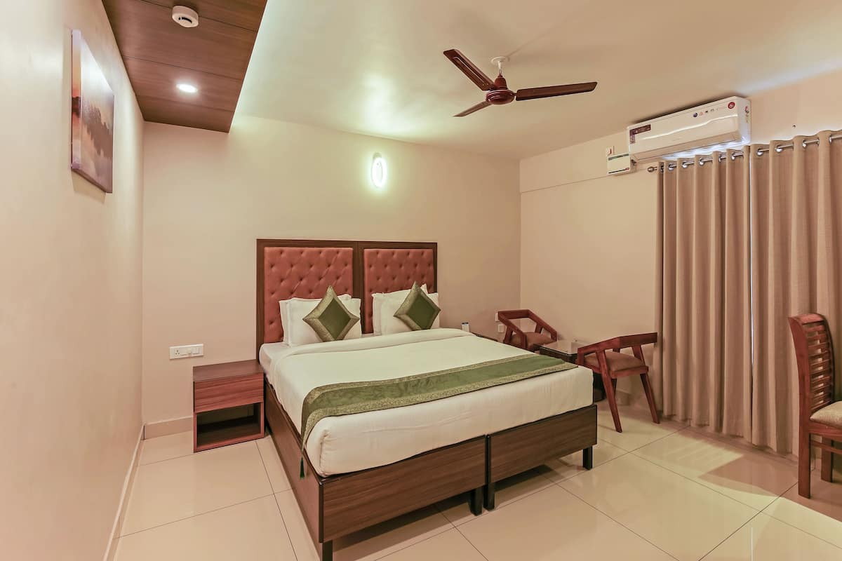 Deluxe Twin Room | Iron/ironing board, rollaway beds, free WiFi, bed sheets