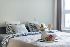 Economy Apartment | Desk, soundproofing, iron/ironing board, free WiFi - P&O Apartments Obozowa (Warsaw)