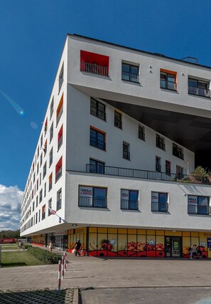 Front of property - P&O Apartments Obozowa (Warsaw)