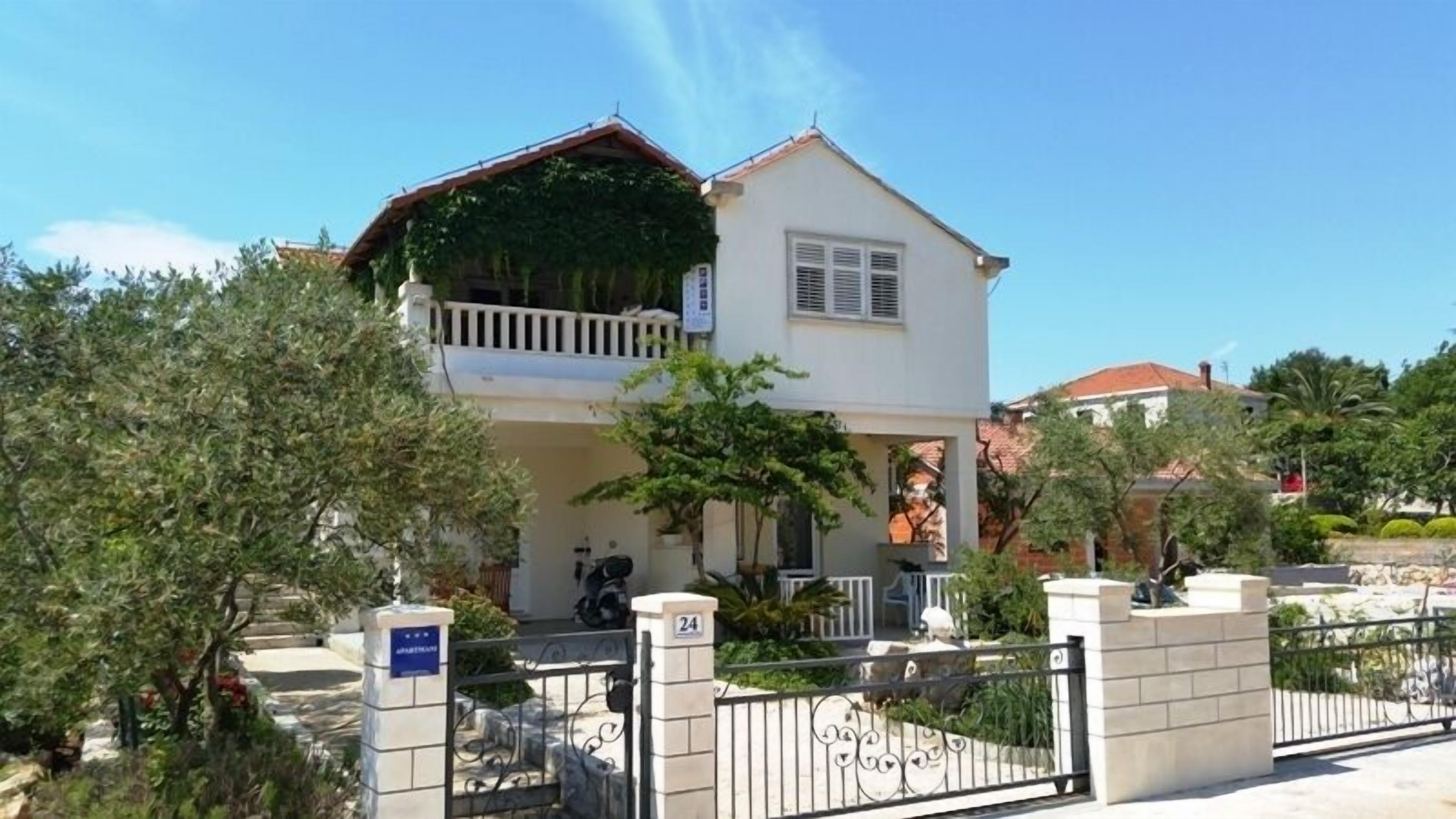 Πρόσοψη καταλύματος