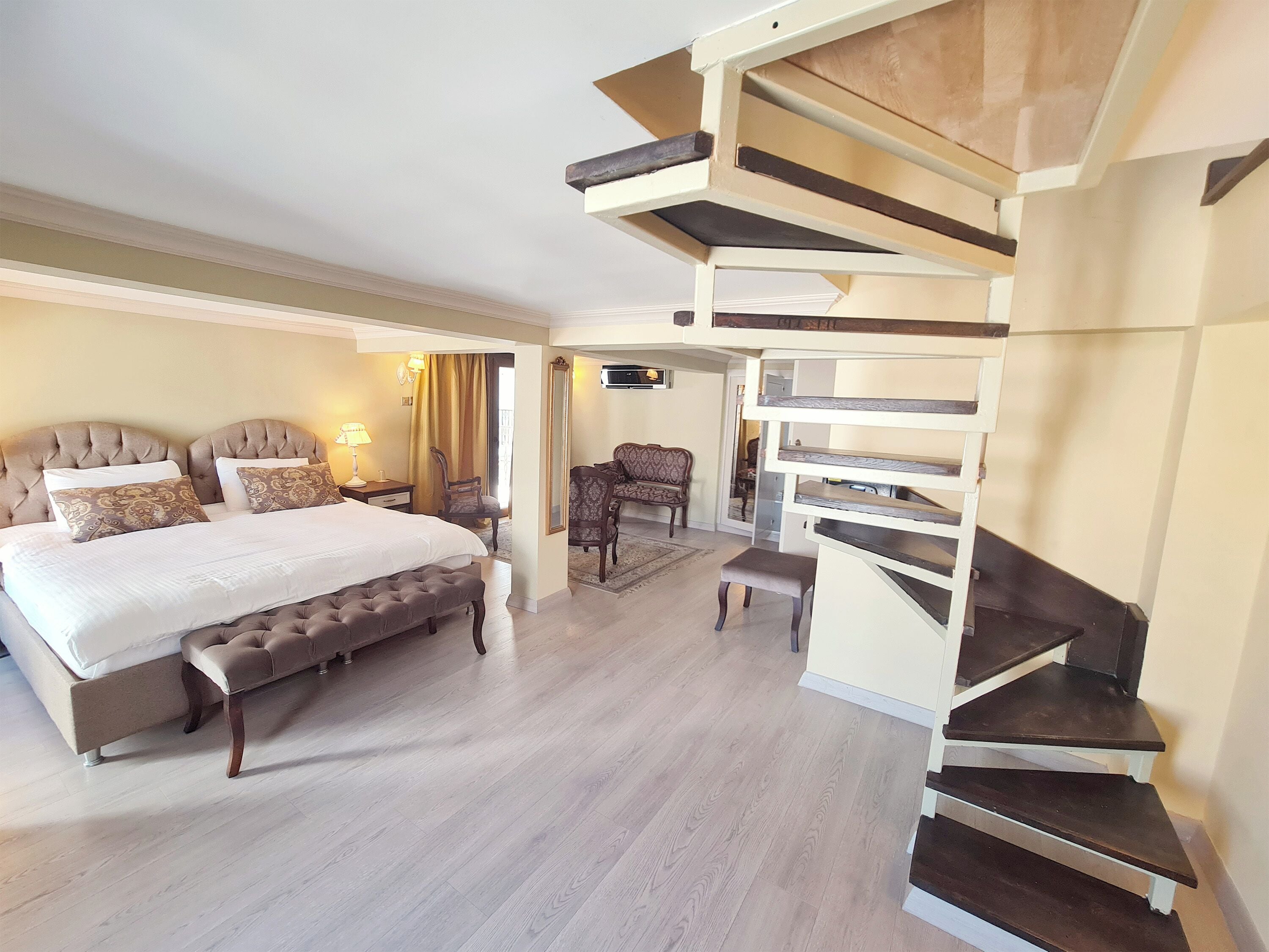 DE LUX 2+1 Room 7 | Minibar, masa, ücretsiz kablosuz İnternet, çarşaf takımı 
