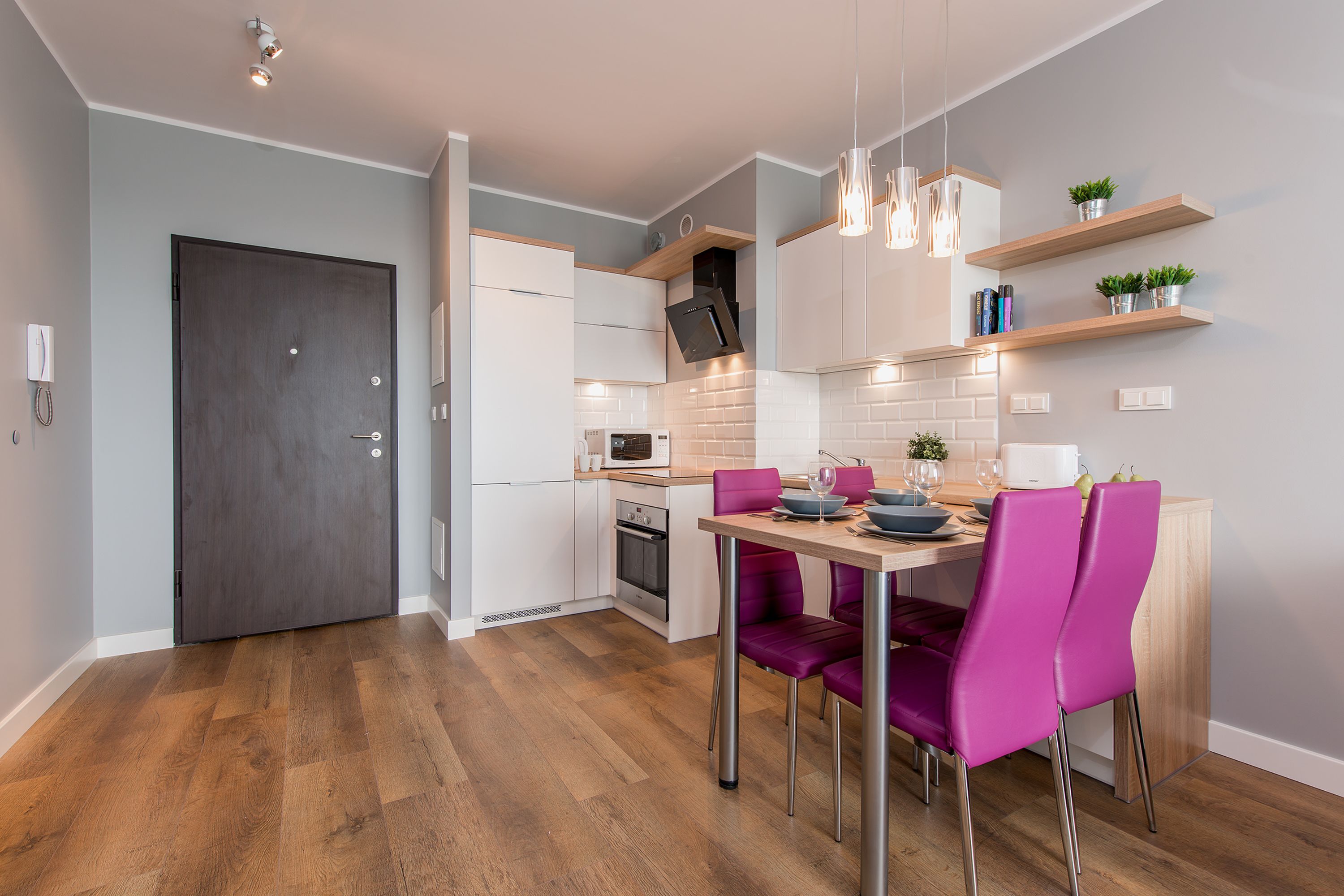 Economy Apartment | Private kitchenette | Fridge, oven, stovetop, electric kettle