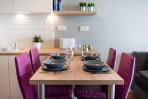 Economy Apartment | Desk, soundproofing, iron/ironing board, free WiFi - P&O Apartments Ordona (Warsaw)